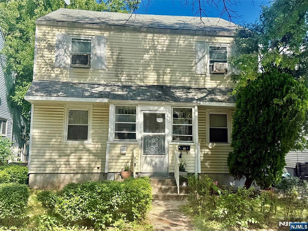 72-74 Hanford St, Newark, NJ 07114