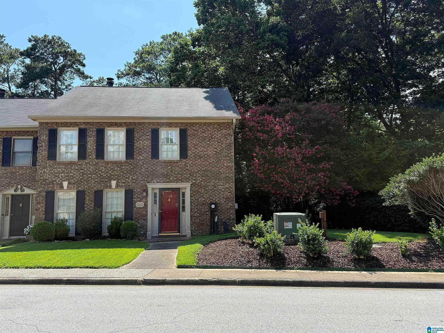 1940 Mountain Laurel Ln, Birmingham, AL 35244