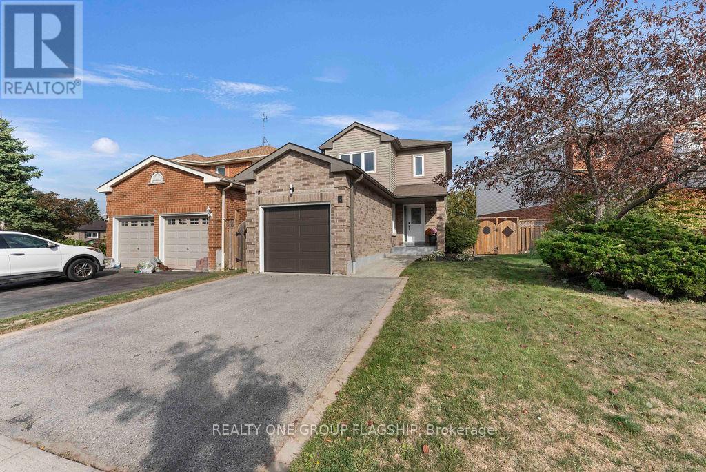 3 Teddington Crescent, Whitby (Pringle Creek), ON L1R 1S4
