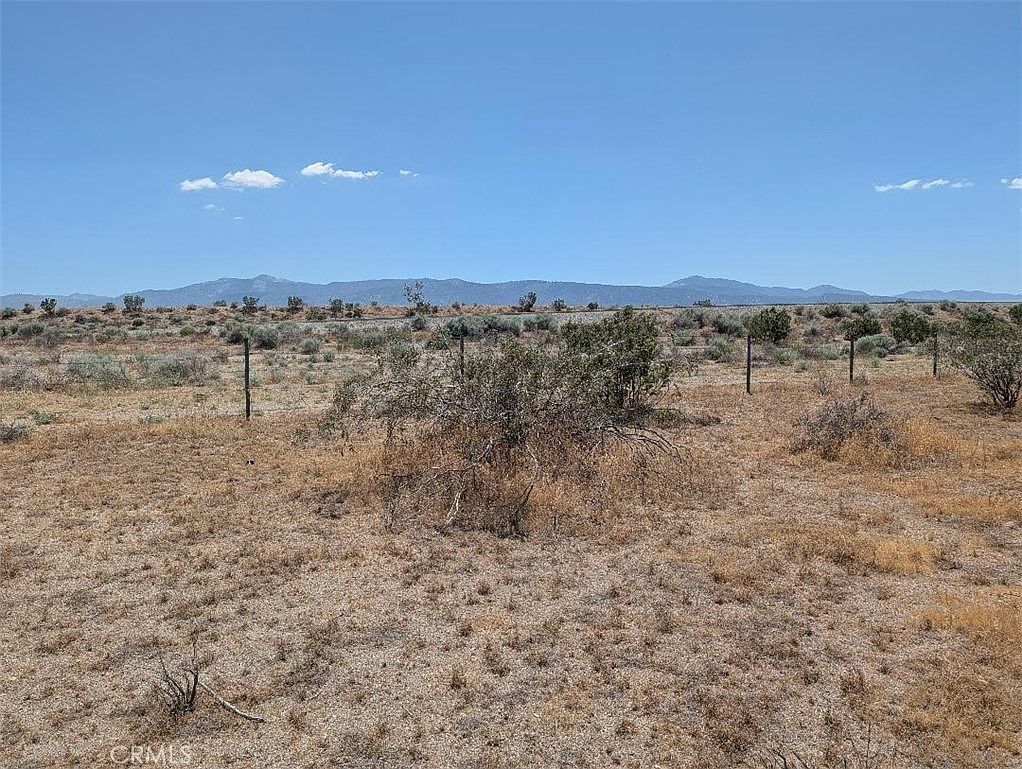 4 Avenue Ave 34, Llano, CA 93544