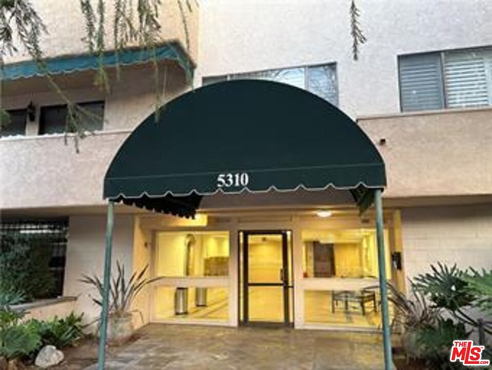 5310 Zelzah Ave Unit 303, Encino, CA 91316