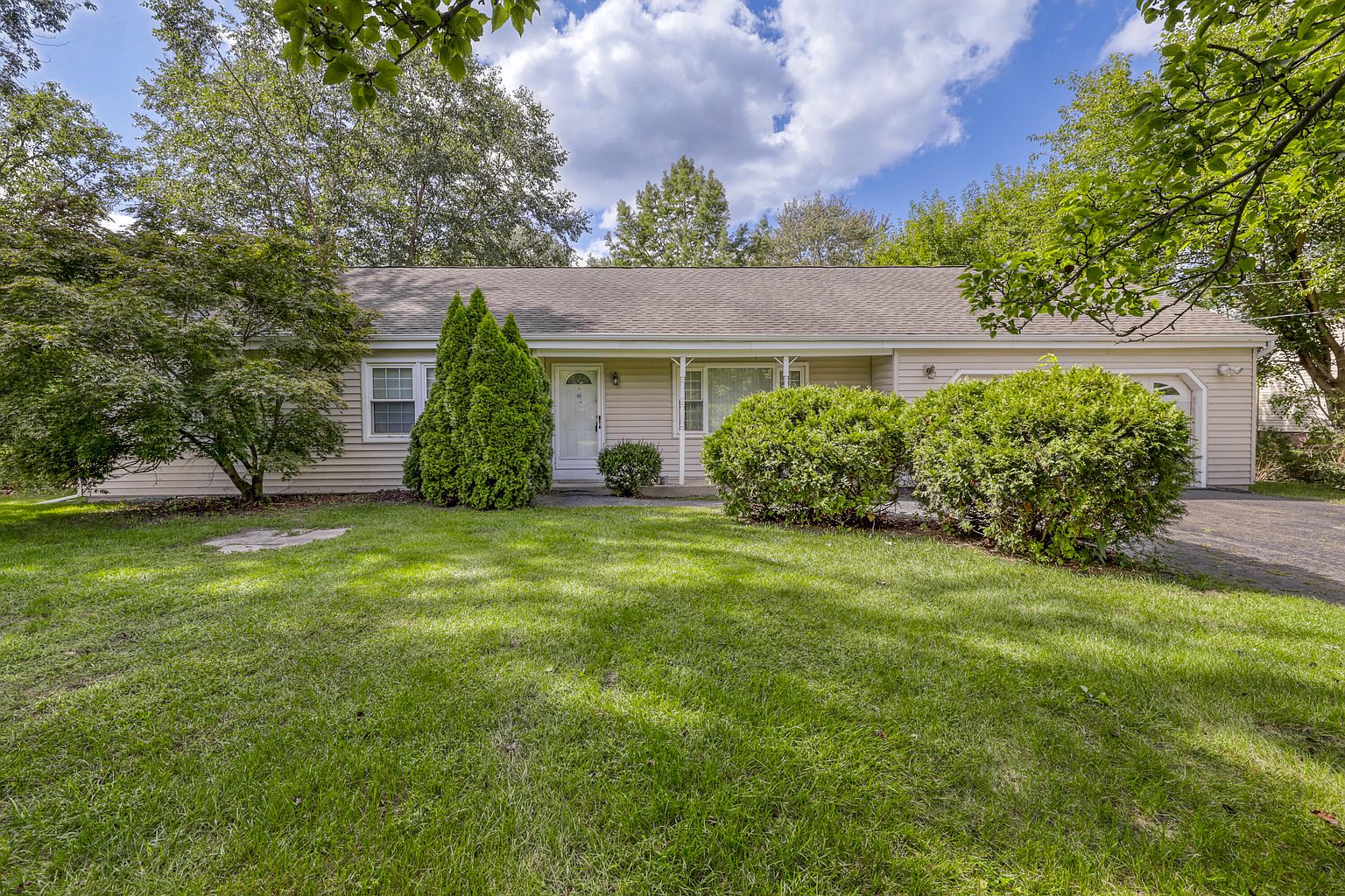 20300 Inkster Rd, Romulus, MI 48174